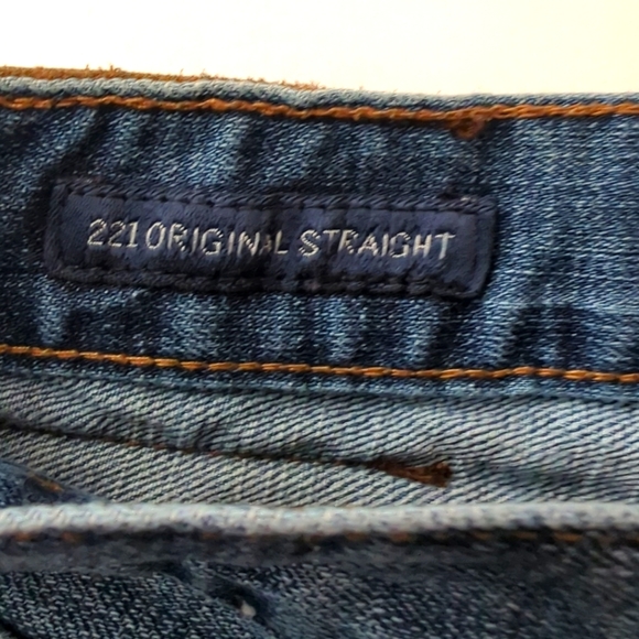 Lucky Brand 221 Original Straight Jeans size 30 X 34 (32) Medium Blue Denim Wash - Picture 5 of 11
